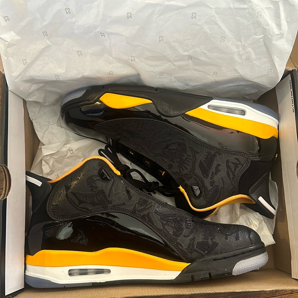 Jordan Men shoes size 12 “Dub Zero” Taxi